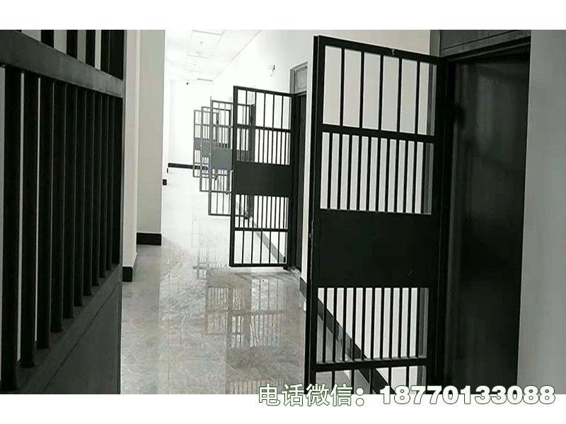 荆州监狱宿舍铁门
